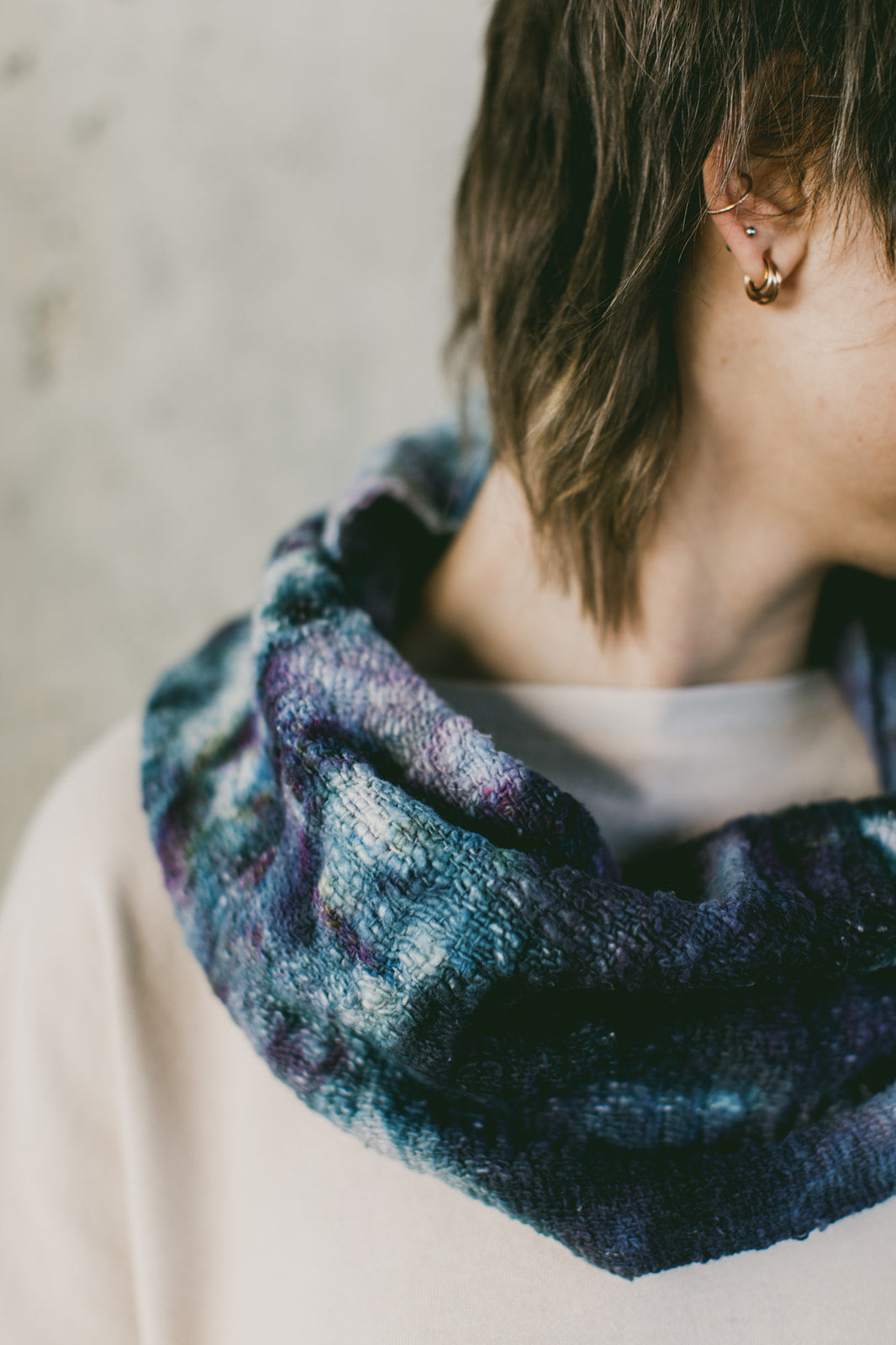 THE HANDWOVEN COWL